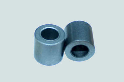 фото втулка болта коллектора выпускного (распорка) isf2.8 5255567 