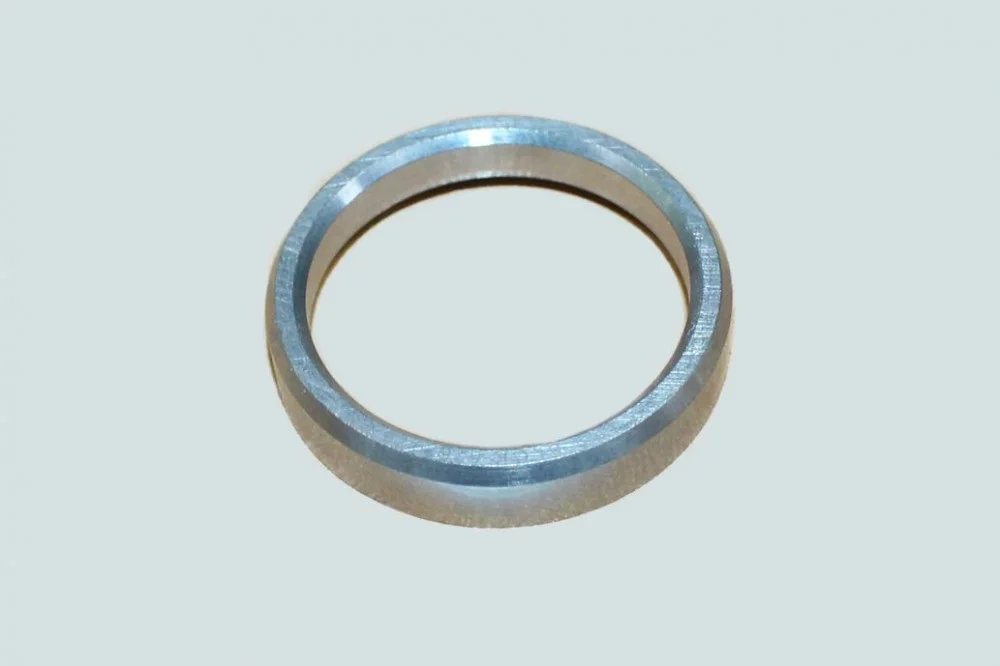 фото седло клапана выпускного isf2.8 ## 5262173 